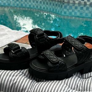 Chunky steven madden sandals